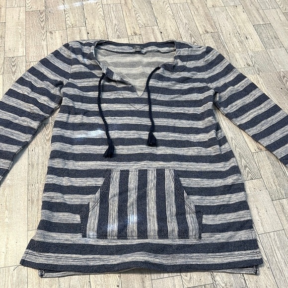Aerie pullover striped with pockets. Size XS. - Picture 1 of 8